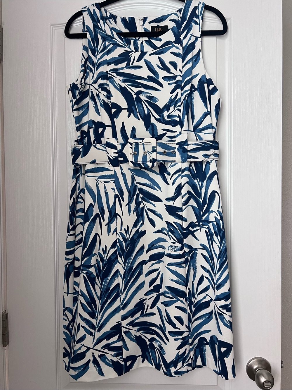 ILE New York Sleeveless White Midi Dress with Blue Leaf Print and Belt